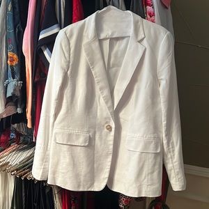 Loft linen blazer. New condition, no tags. Gently worn and dry cleaned.